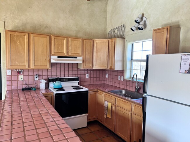 Building Photo - 26 Balsamo Ln