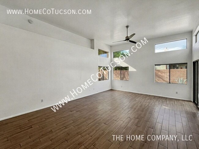 Building Photo - 2660 W Camino del Sitio