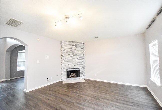 Foto del edificio - 6514 Sterling Canyon Dr