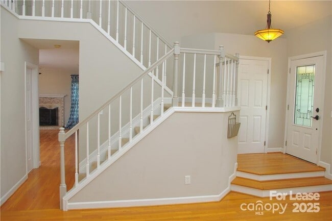 Foto del edificio - 20700 Willow Pond Rd