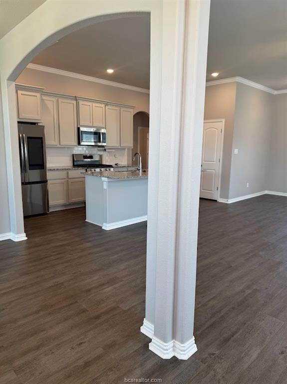 Building Photo - Southern Point Subdivision with Pool, Basketball and Pickleball. Includes washer and dryer in the...