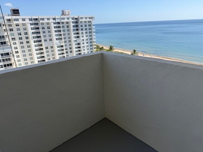 Foto del edificio - 5100 N Ocean Blvd