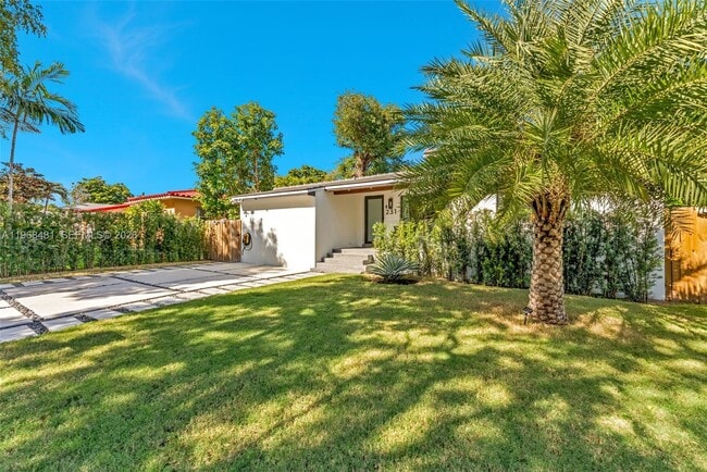 Foto del edificio - 231 NE 45th St