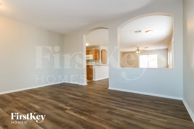 Foto del edificio - 2211 N 115th Ln