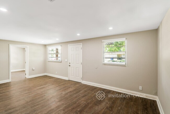 Building Photo - 4010 Treasure Cir