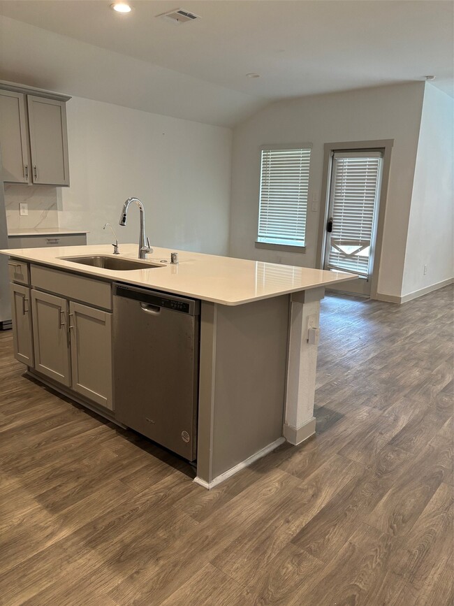 Building Photo - 1715 Plantation Pl