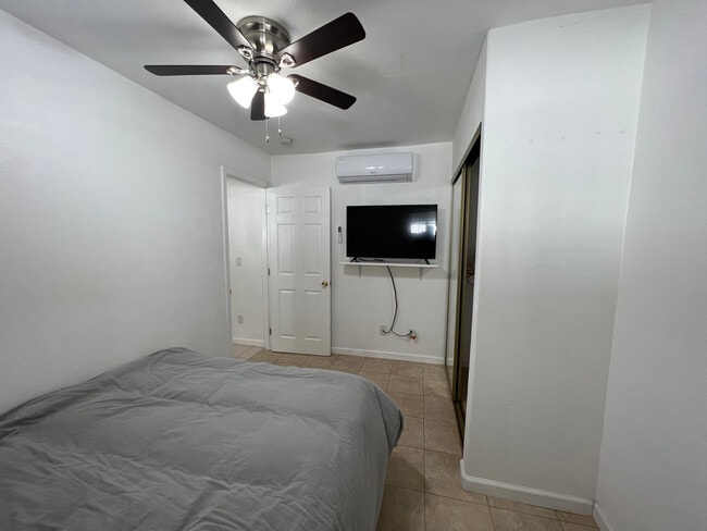 Foto del edificio - 843 Dwight Ave