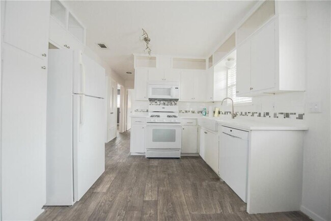 Foto del edificio - 1715 Taylor Gaines St