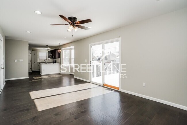 Building Photo - REDUCED!
