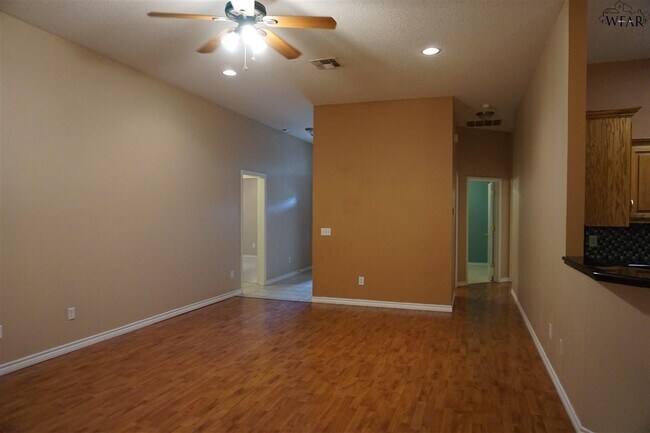 Building Photo - 5309 Northview Dr