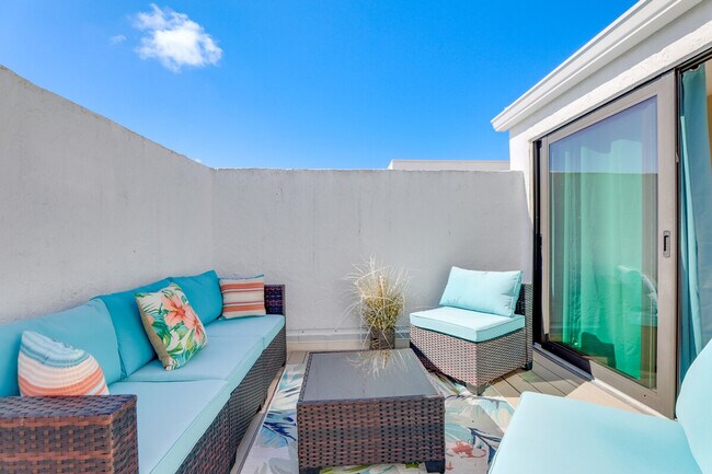 Foto del edificio - 2955 N Beach Rd