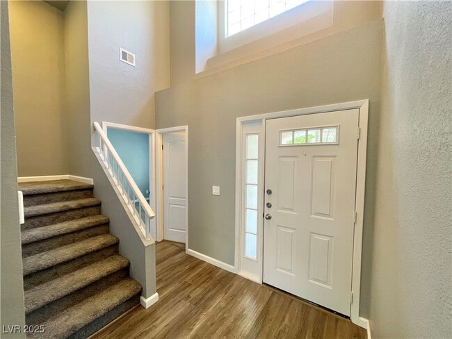 Building Photo - 9440 Rolling Ridge Ln