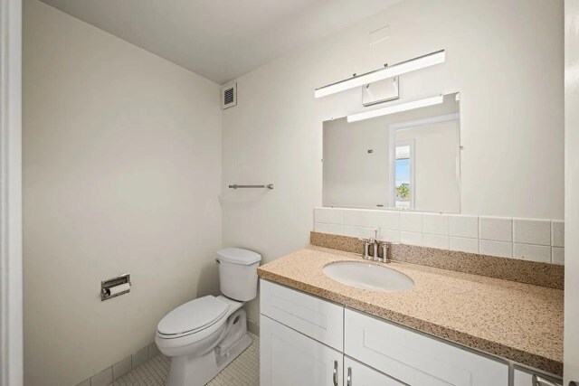 Foto del edificio - 5975 N Odell Ave