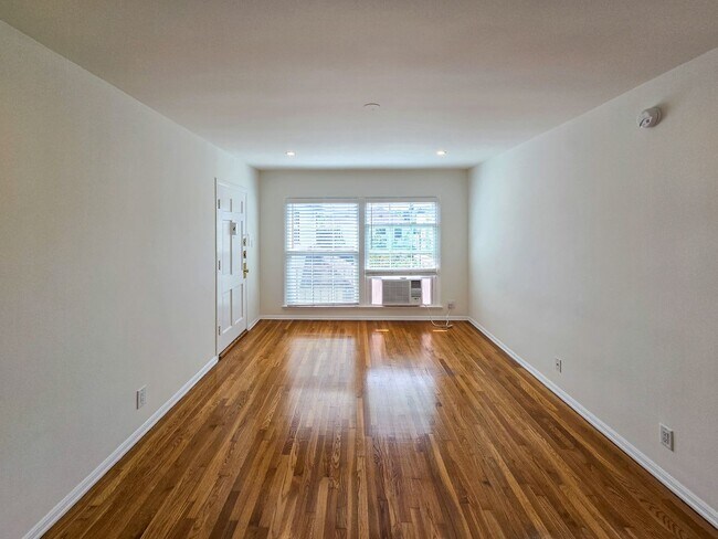 Foto del edificio - Charming Studio - Prime Los Feliz Location!
