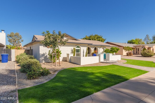 Building Photo - 2032 E Pegasus Dr