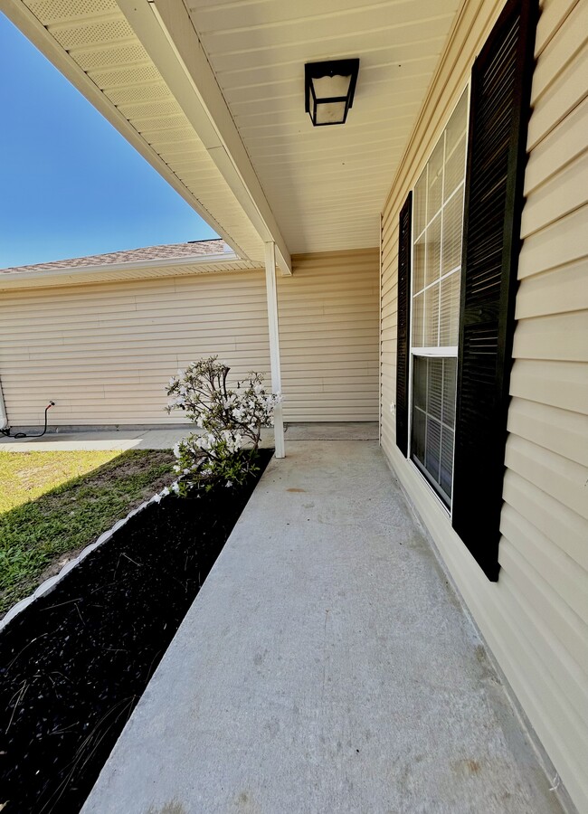 Building Photo - 1082 Antigua Cir