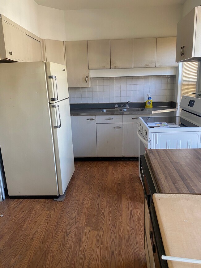 Building Photo - 48 Chestnut St