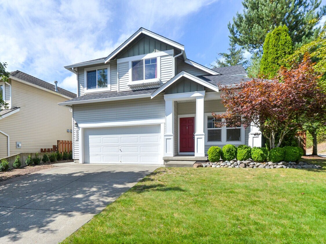 Primary Photo - Charming 3-Bedroom Home with Spacious Back...