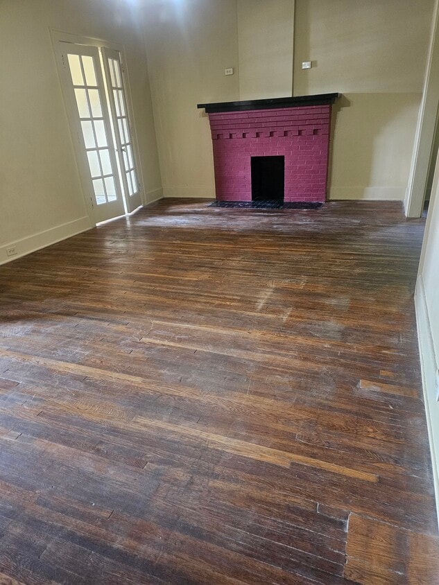 Living Rm - 52 S 6th St