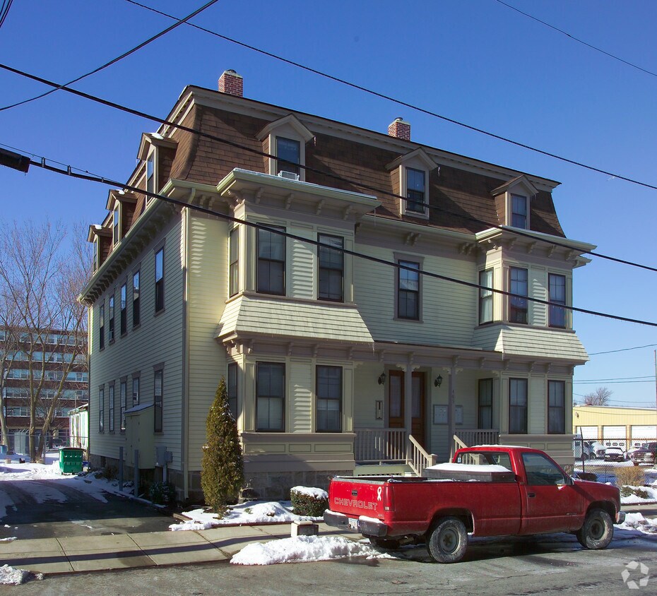 Building Photo - 465-477 3rd St