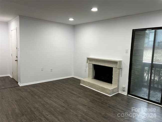 Building Photo - 5024 Sardis Rd