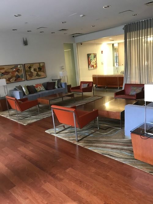 Foto del edificio - 100 Landsdowne St