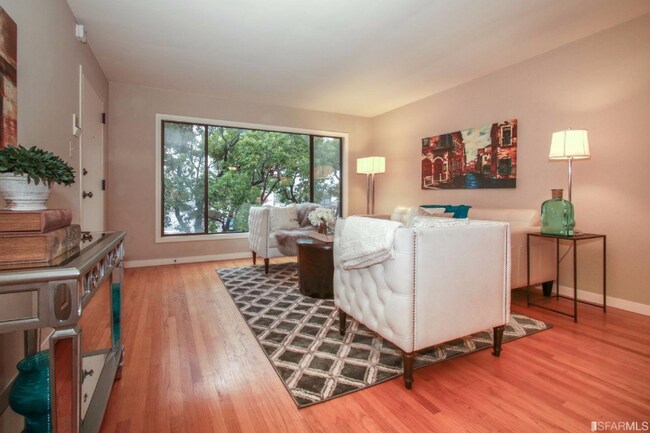 Foto del edificio - 2828 Edison St