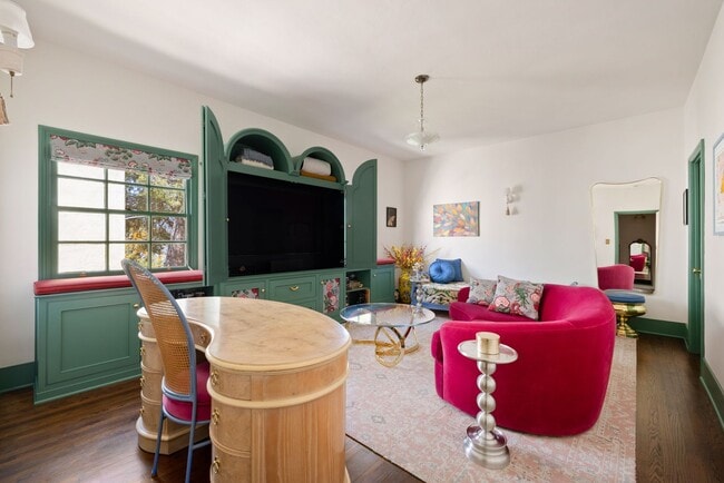 Foto del edificio - 10966 Strathmore Dr