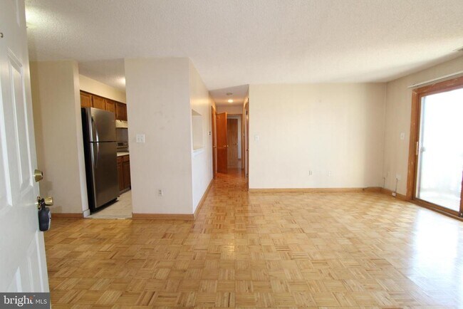Building Photo - 4812 Ravens Crest Dr