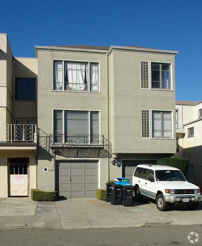 Building Photo - 217-219 Anzavista Ave