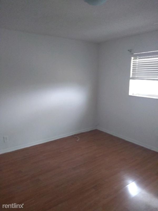 Foto del edificio - 1 br, 1 bath Condo - 2238 MONROE ST