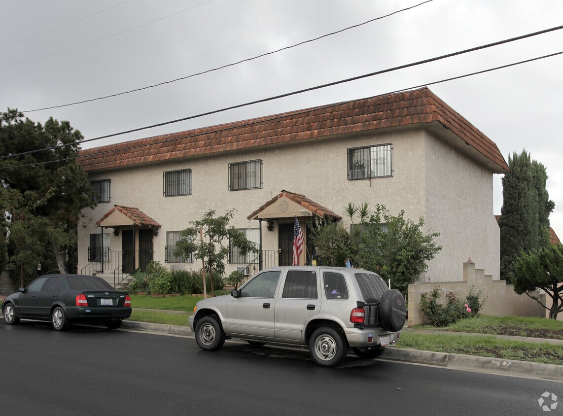 Building Photo - Casa La Habra