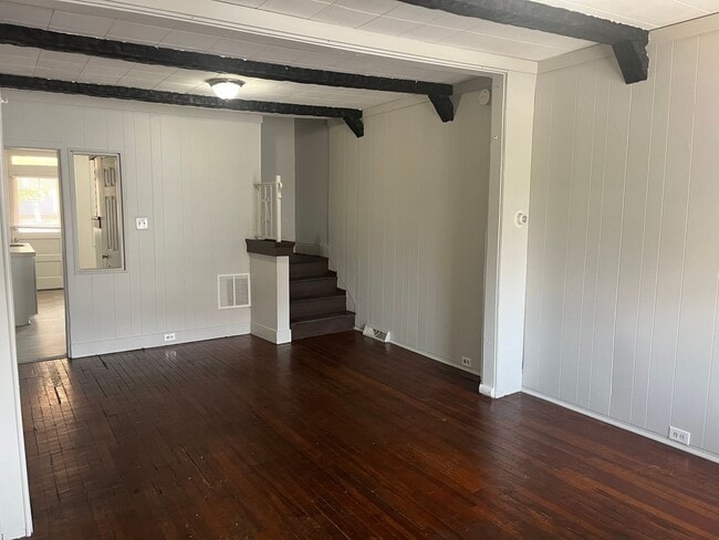 Building Photo - 3 Bedroom, 1 Bath Home in Lancaster *accep...