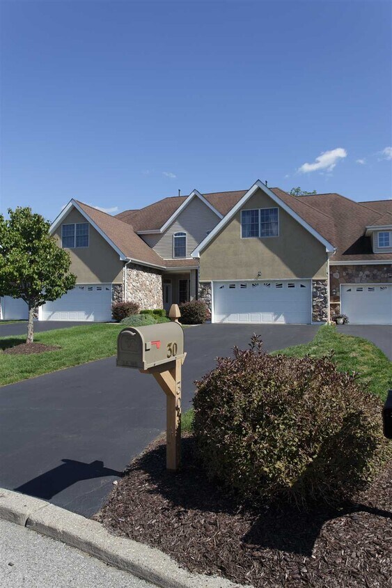 30 Alta Dr, Wappingers Falls, NY 12590 Townhome Rentals in Wappingers Falls NY