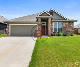 Building Photo - 824 N Fork Ranch Rd