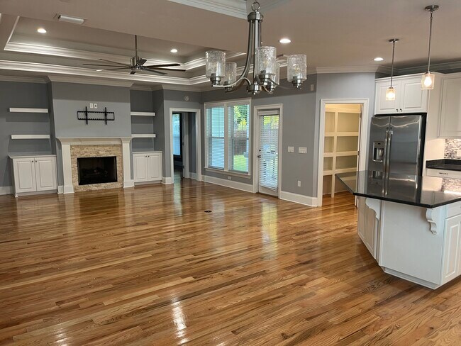 Building Photo - 5851 Vlg Rdg Wy