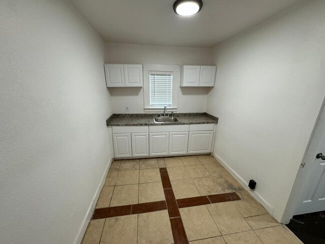 Foto del edificio - 1416 Craig St