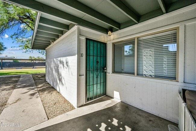 Building Photo - 1518 W Colter St