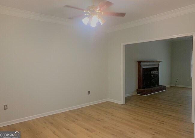 Foto del edificio - 7439 Mason Falls Dr