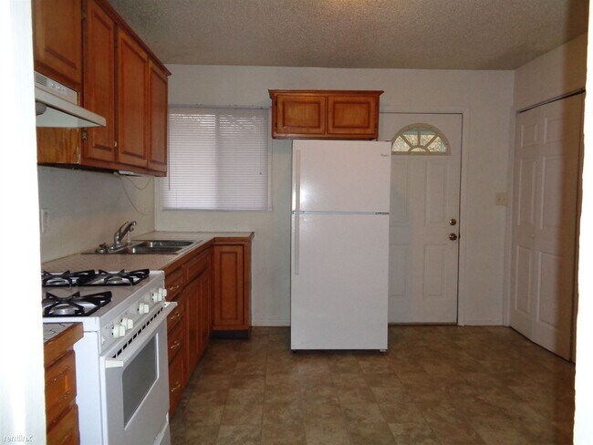 Foto del edificio - 3 br, 1 bath House - 2418 Cimarron Dr