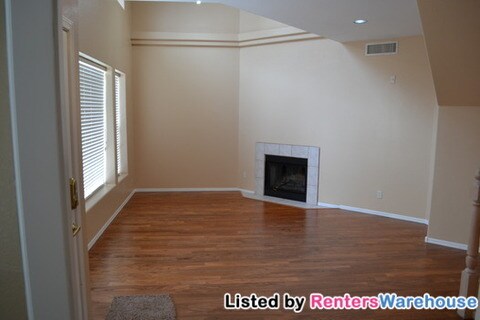 Building Photo - 4927 E Hazel Dr