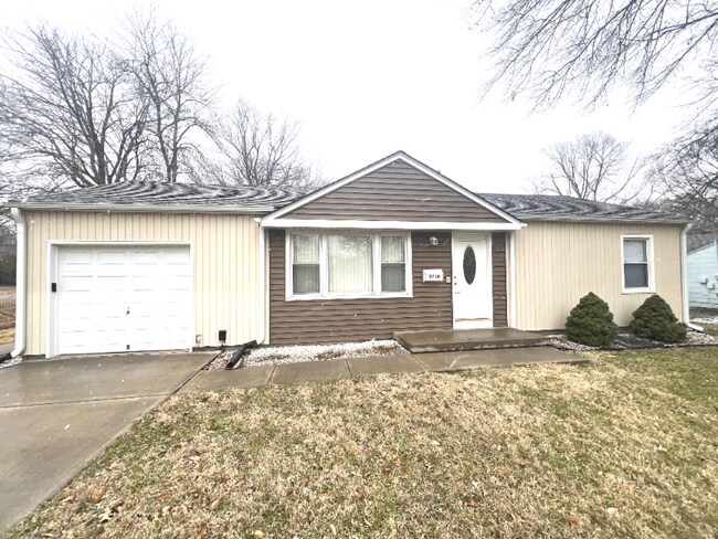 Building Photo - 5716 W 71st St