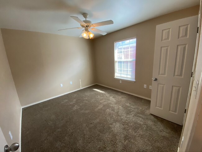 Building Photo - 1106 82nd St