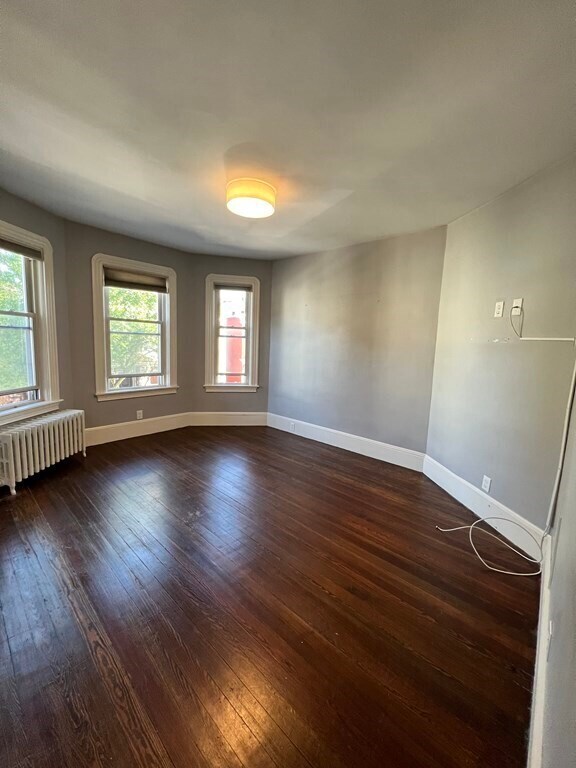 Primary Photo - 637 E 8th St