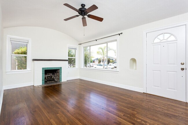 Building Photo - Charming Home in North Park - Altadena