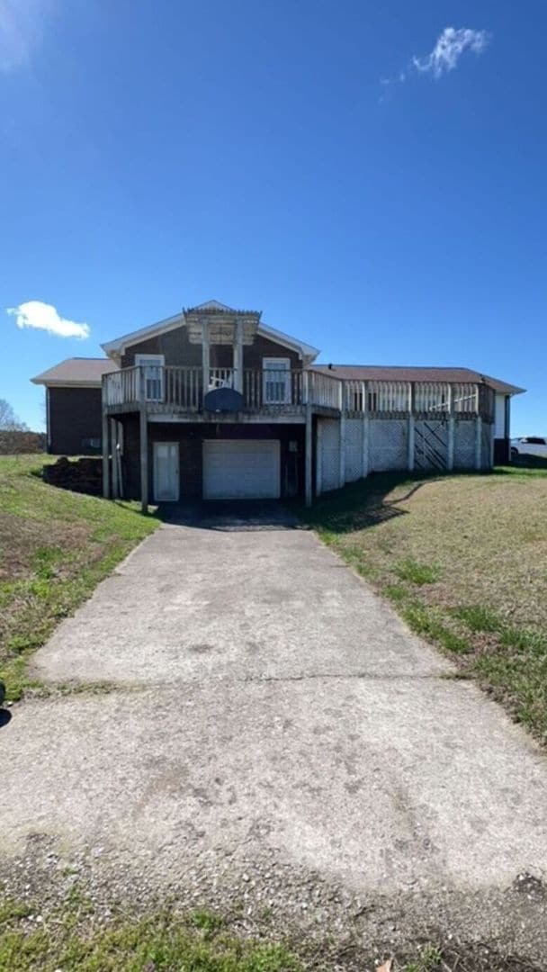 Building Photo - Home in the Country