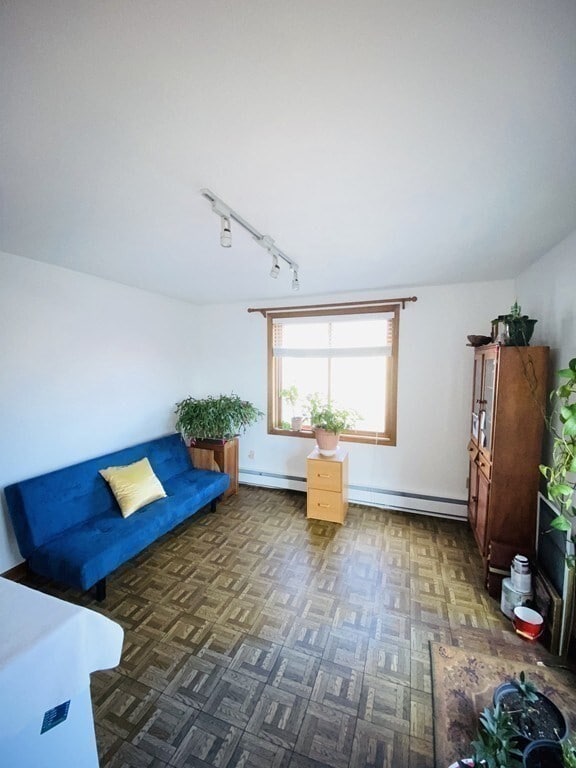 Foto del edificio - 579 Bennington St
