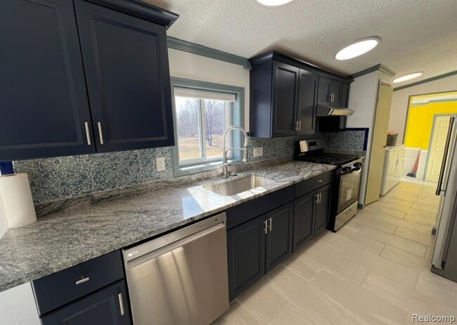 Foto del edificio - 7368 Clear Lake Rd