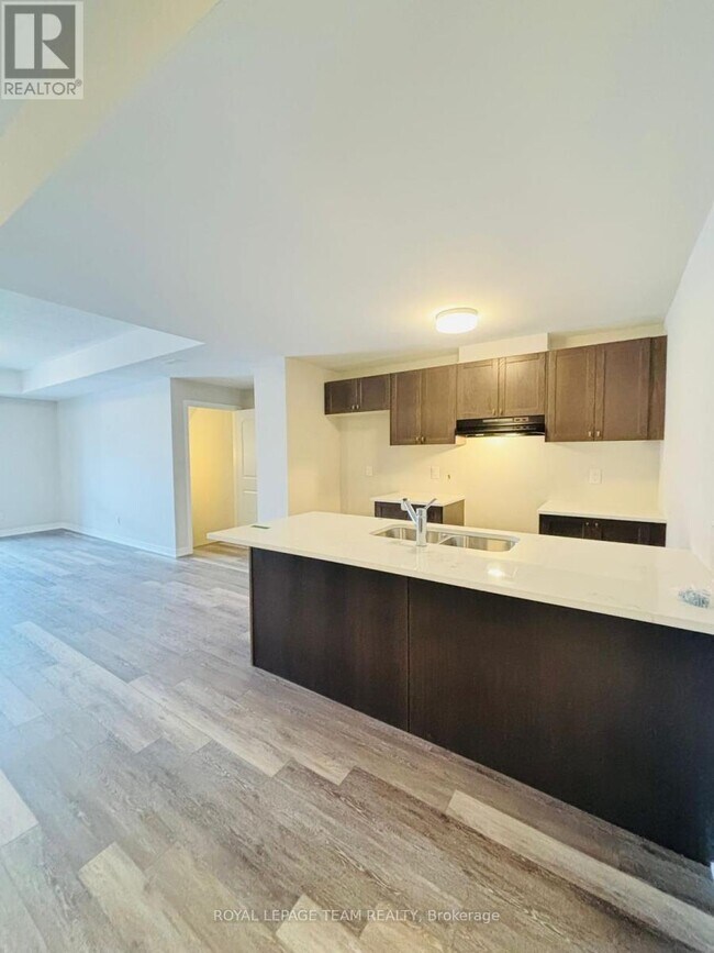 Building Photo - 908 Lillian Freiman Private