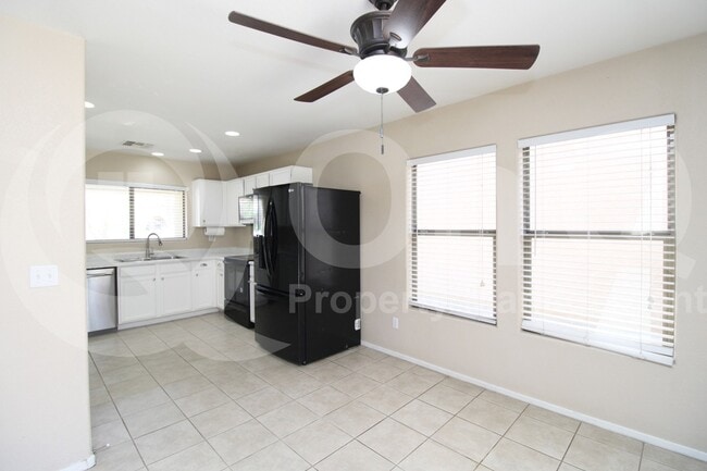 Building Photo - 6333 W Valencia Dr